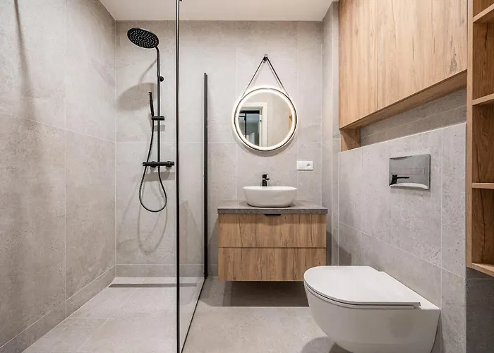 Luxury Near Downtown *